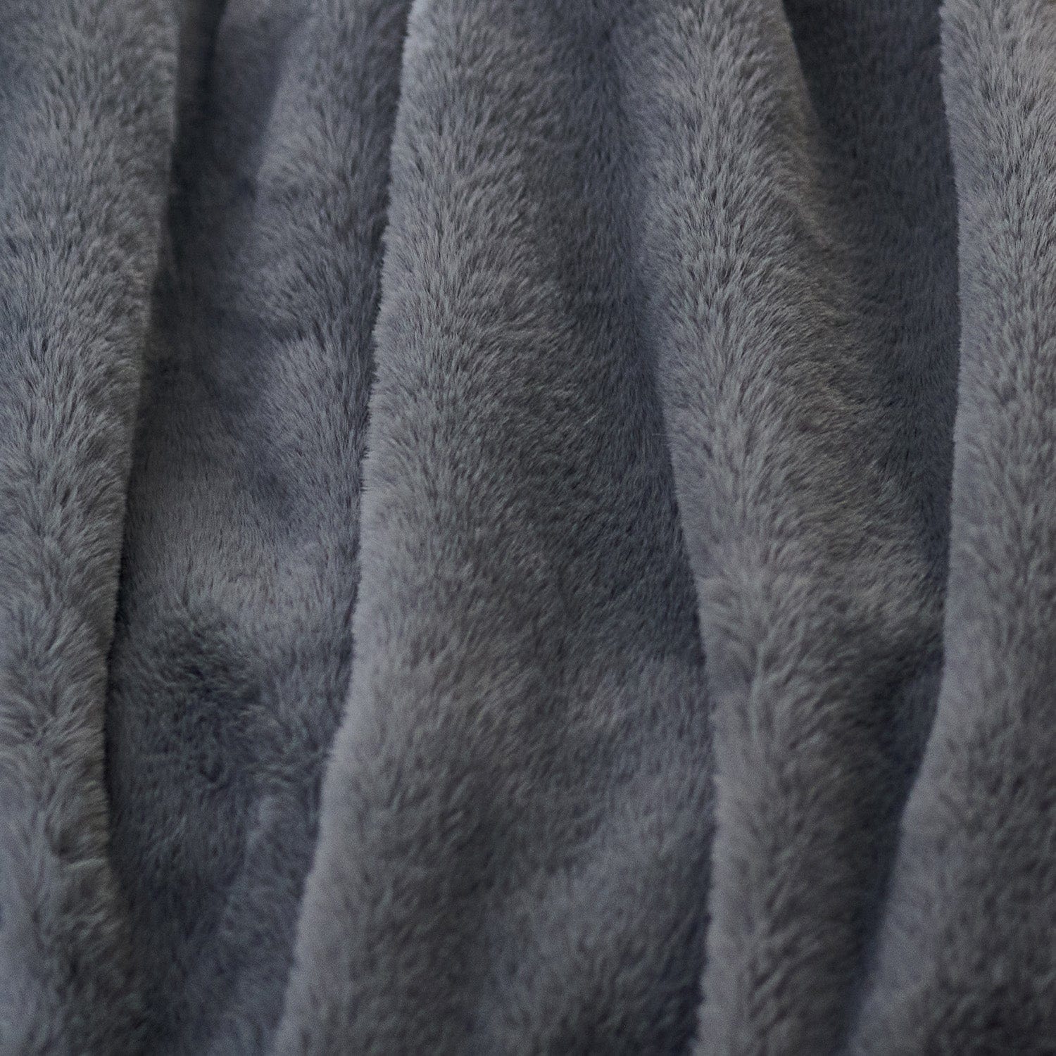 Luxury Faux Fur Electric Heated Throw - grey - Image 3