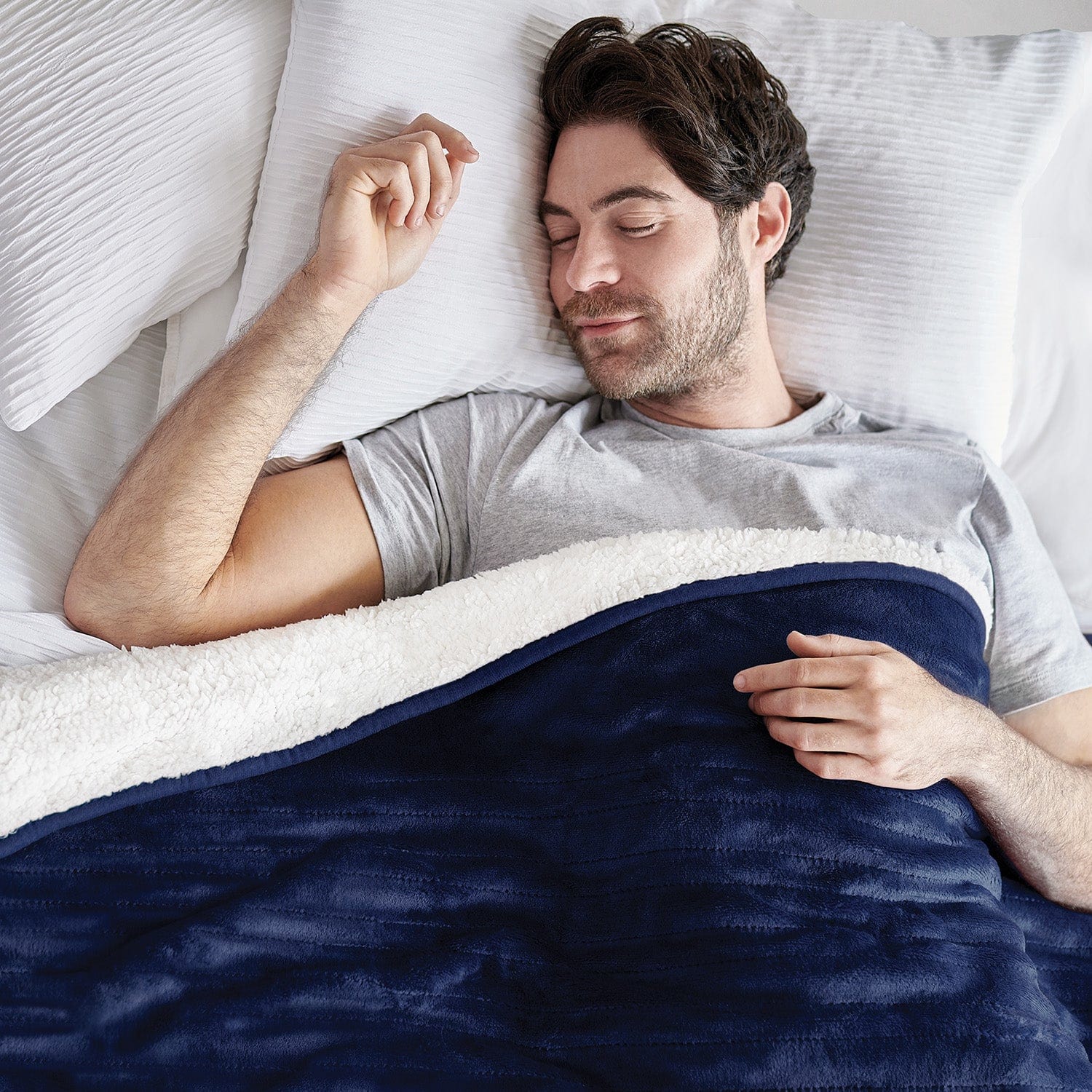Fleece & Sherpa Electric Heated Throw - navy - Image 4