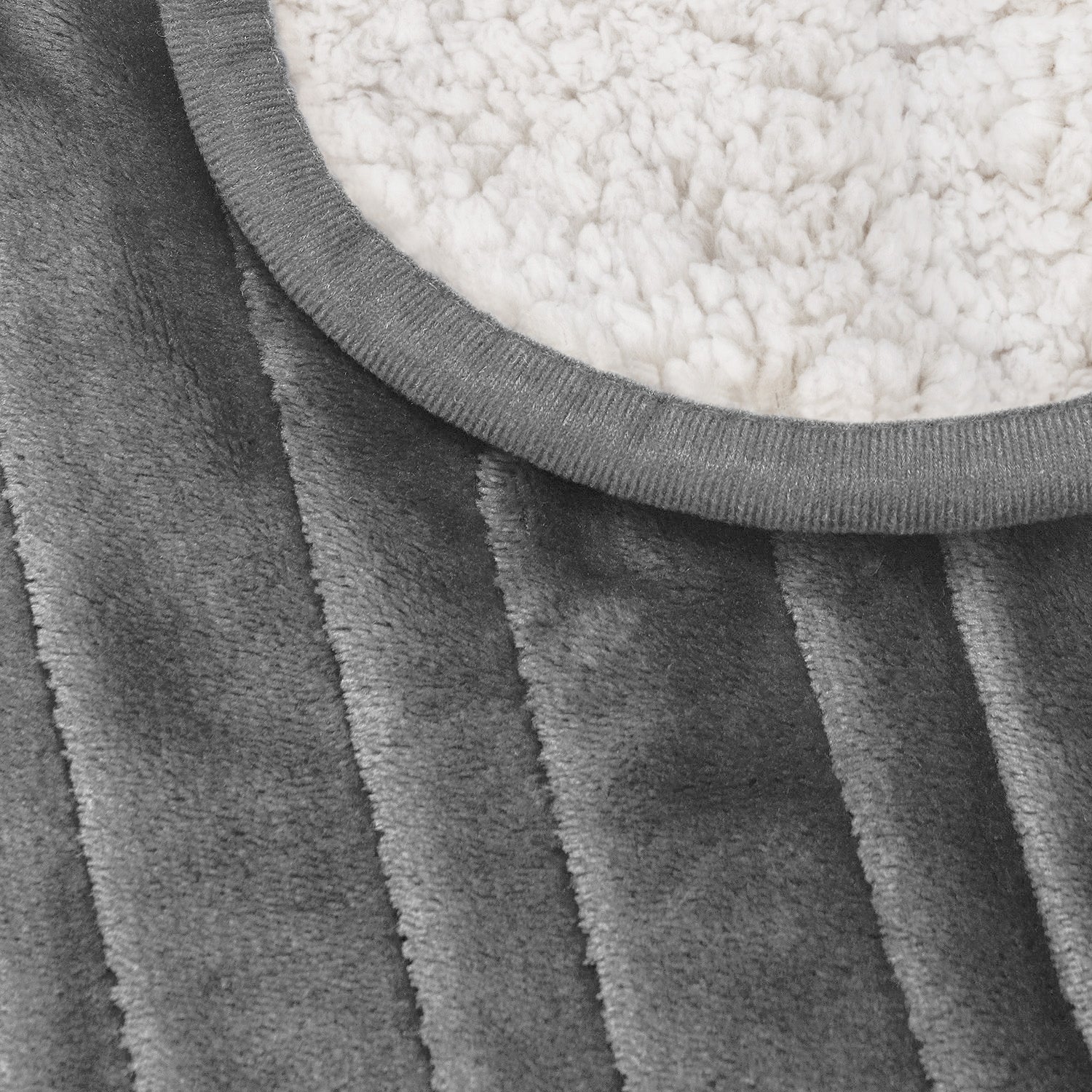 Fleece & Sherpa Electric Heated Throw - Grey - Image 5