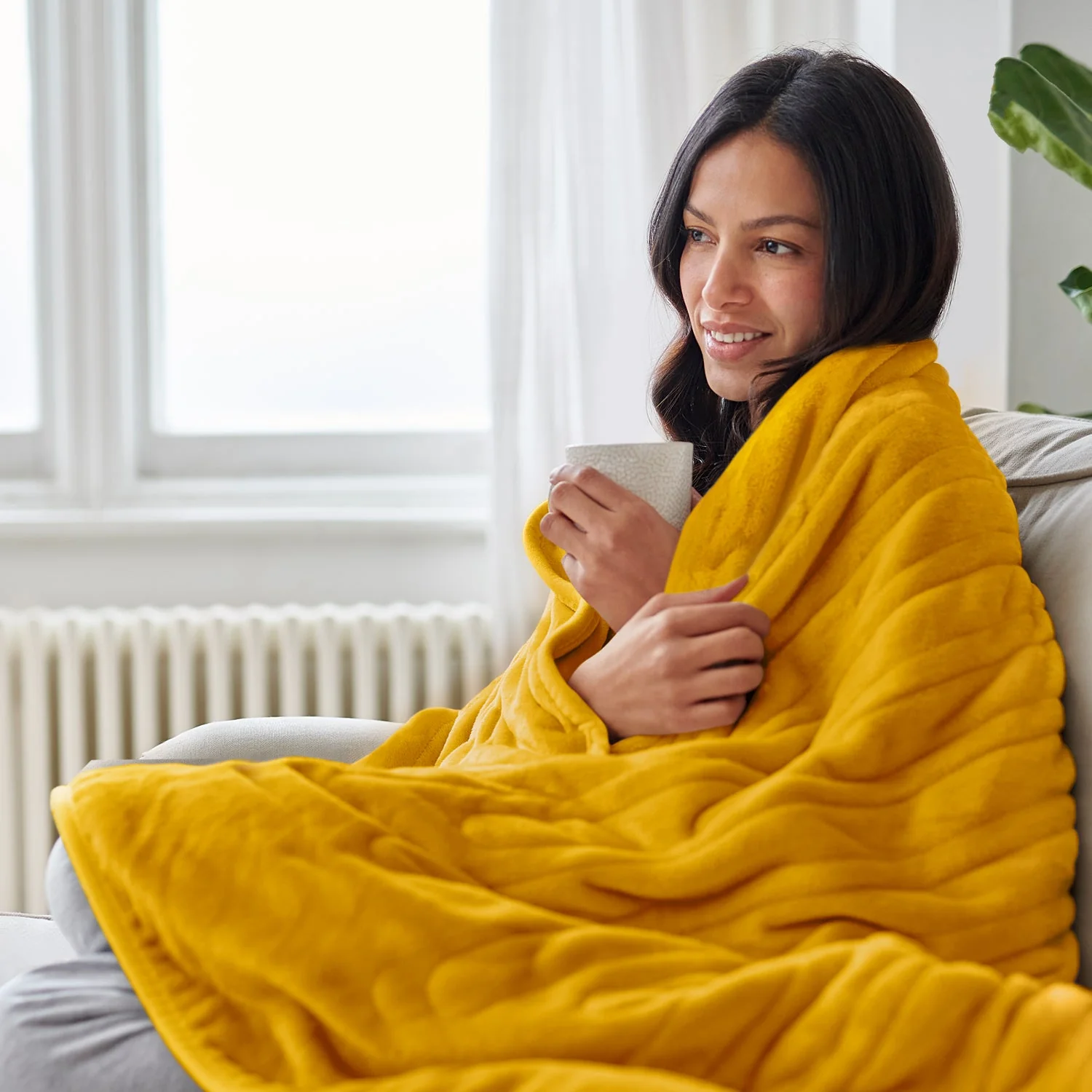 Fleece & Sherpa Electric Heated Throw - Mustard - Image 5