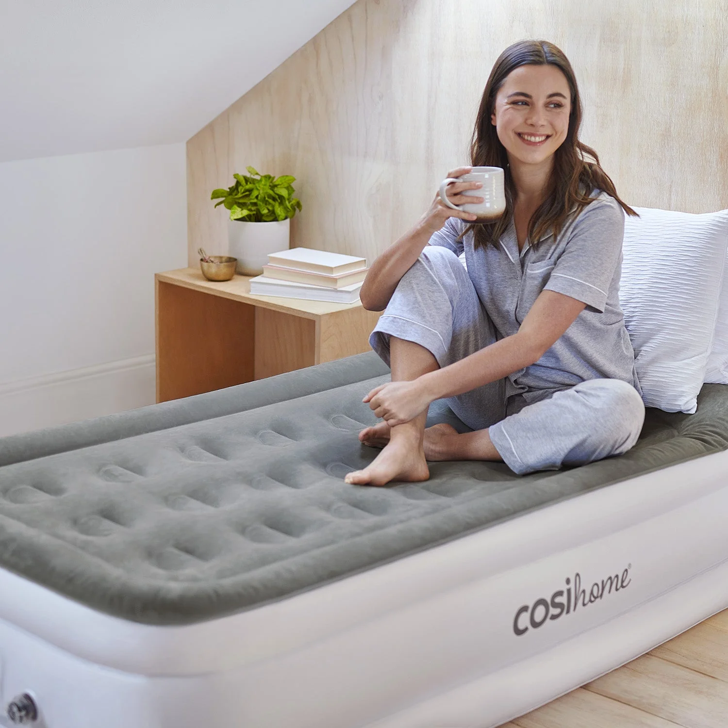 Single Size Air Bed - Built-in Electric Pump and Pillow - Image 8